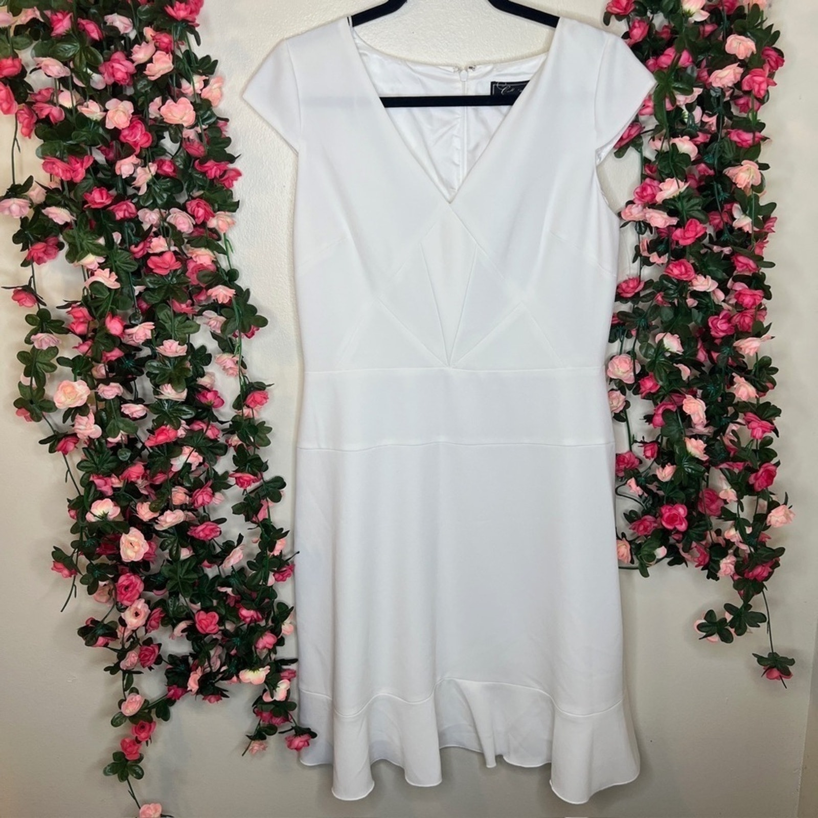 Nwt Dressbarn White Fit & Flare Work Dress Womens 12 V-Neck Cap Sleeve Flounce